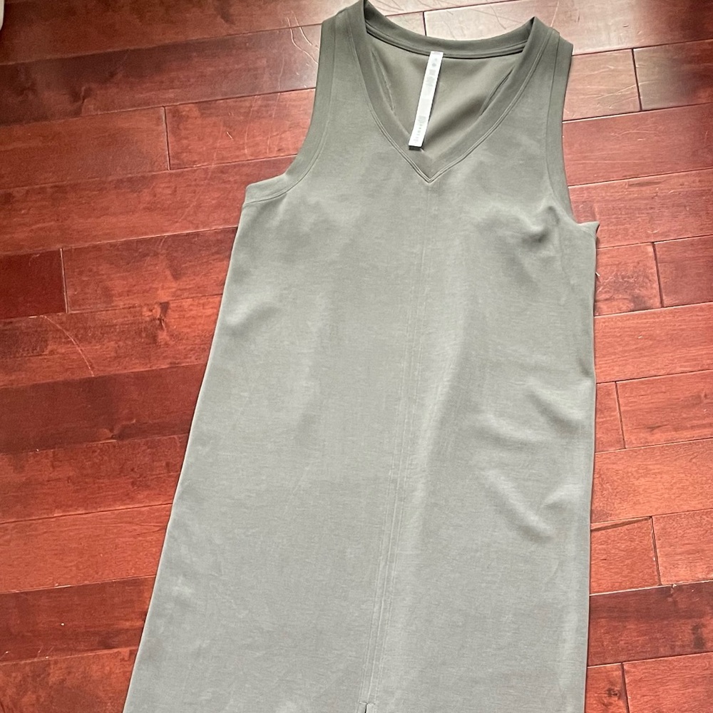 Lululemon Ease of it all v-Neck midi dress softstreme